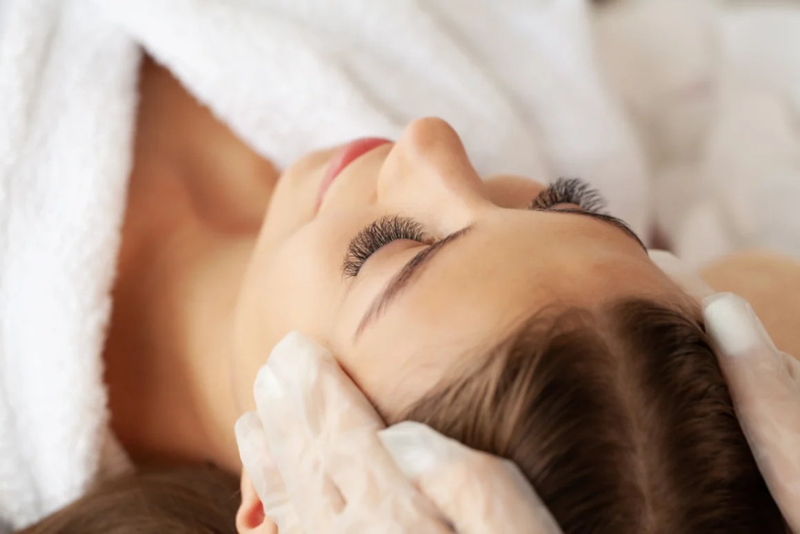 Elegant Side Lock Hair Removal for a Polished Appearance Achieve a clean, refined look with expert side lock hair removal at Natural Slim and Glow in Mumbai